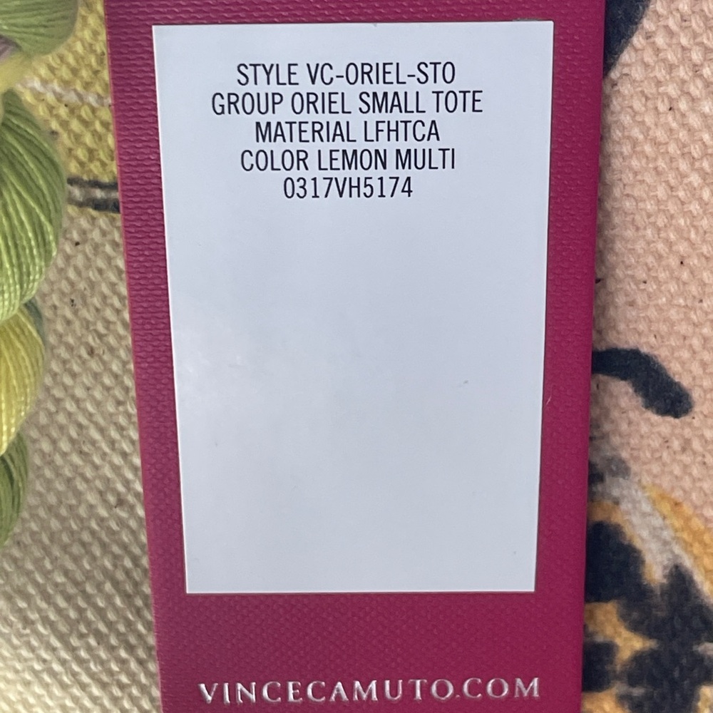 VINCE CAMUTO Printed Small Canvas Tote-Oriel In La Frutta - Picture 14 of 15